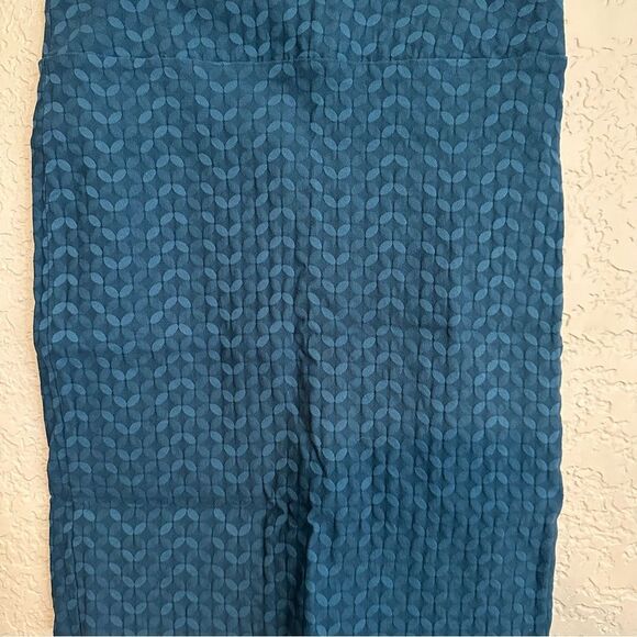 Margaret M Slimming Pencil Skirt-Aquamarine Chevron Design Size‎ Medium - Picture 7 of 10